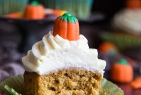 Moist Pumpkin Cupcakes with Cream Cheese Frosting Recipe
