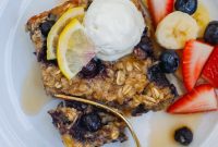 Blueberry Oat Bake with Oats and Cinnamon Crumble