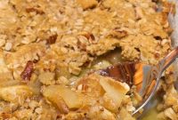 Classic Apple Crisp Recipe with Cinnamon Streusel