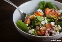 Grilled Peach Salad with Jalapeño Vinaigrette Recipe