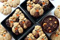Cinnamon Spritz Owl Cookies Recipe — Crisp Spiced Tea Cookies