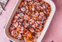 Apple Pie-Filled Cinnamon Rolls: Cinnamon Rolls with Apple Filling