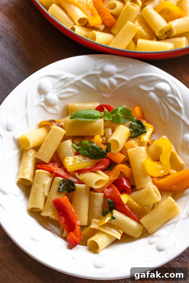 Roasted Red Pepper Sauce with Garlic, Basil & Pasta Recipe 2 Roasted bell pepper sauce with garlic, basil and pasta.