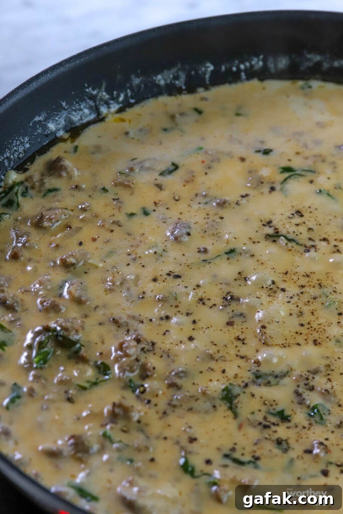 making sausage gravy