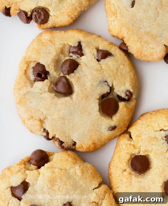 Keto Chocolate Chip Cookies