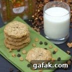 Triple-Chip Oatmeal Cookies Recipe — Chewy Oats & Chocolate Chips 5 img 6739 4