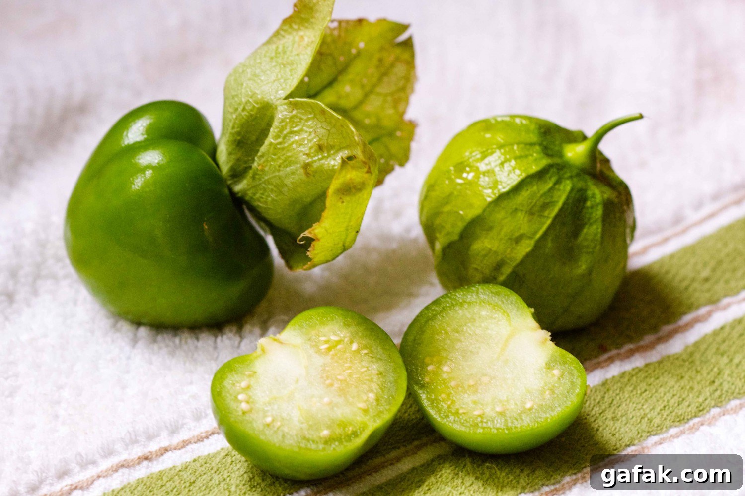 cut tomatillo