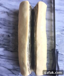 Walnut Halva Babka Recipe: Sweet Swirls with Nutty Filling 4 img 86 3
