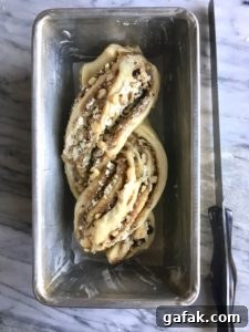 Walnut Halva Babka Recipe: Sweet Swirls with Nutty Filling 5 img 86 4