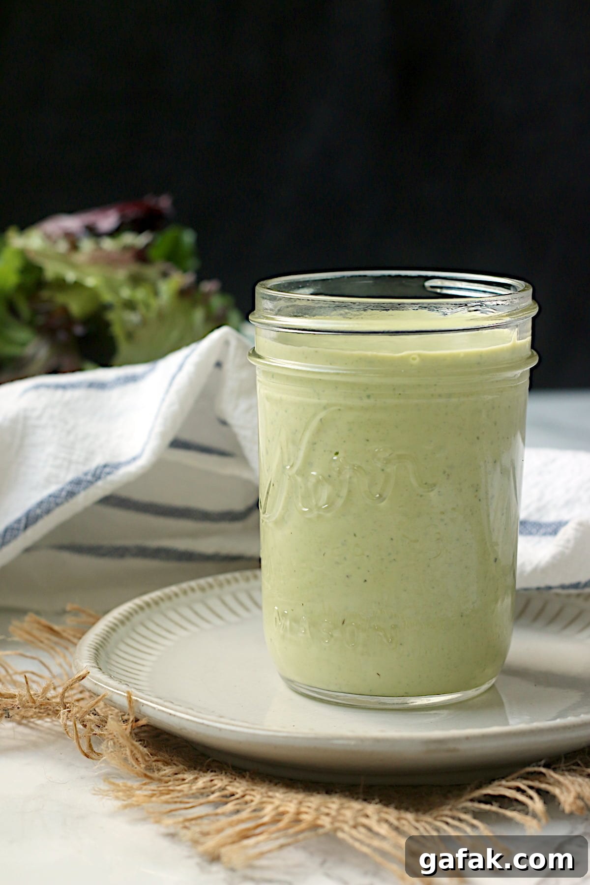 Creamy pesto dip